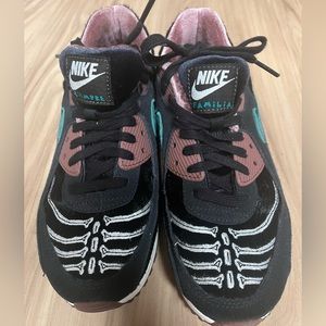 Womens Nike Siempre Air Max